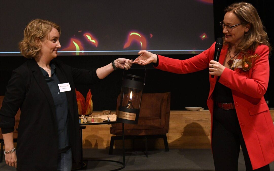 Vonken van Verandering – Officiële overdracht resultaat VIPP Babyconnect aan de geboortezorg